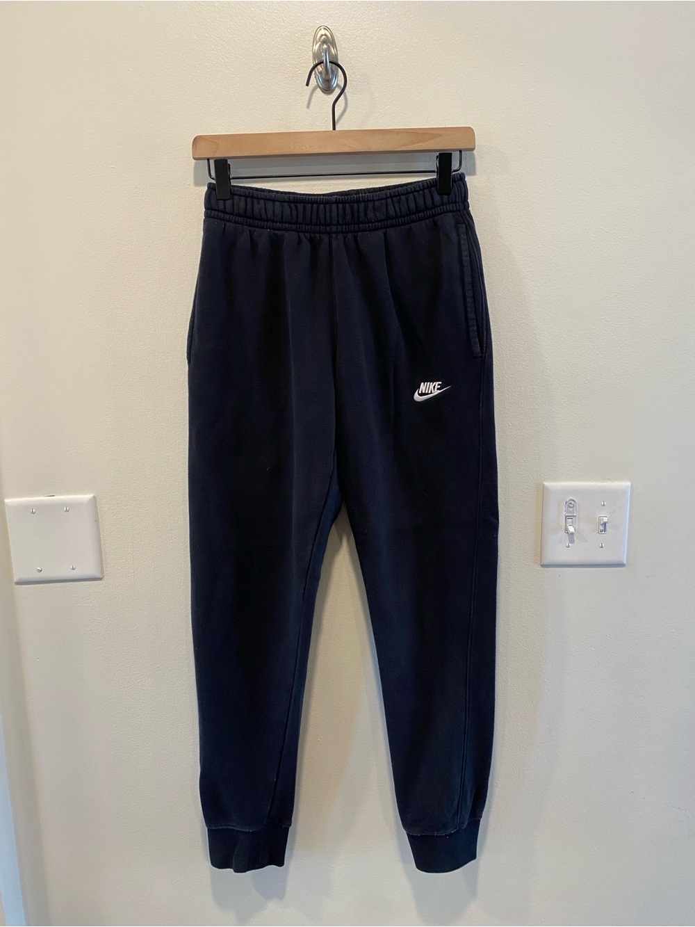 Nike Mens Sportswear Club Fleece sweatpants joggers size XS athletic athleisure